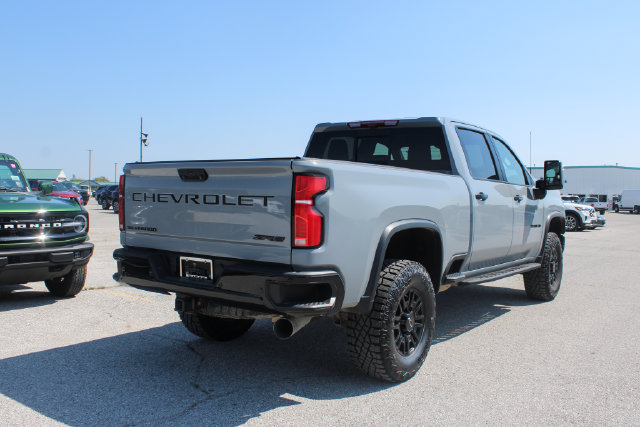 Used 2024 Chevrolet Silverado 2500 ZR2 w/ Technology Package AWD/4WD image 43