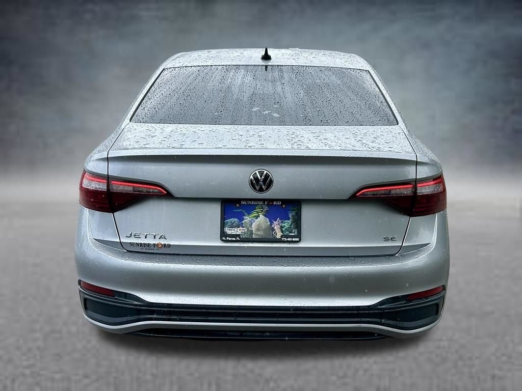 Used 2023 Volkswagen Jetta SE w/ Black Wheel Package FWD image 6
