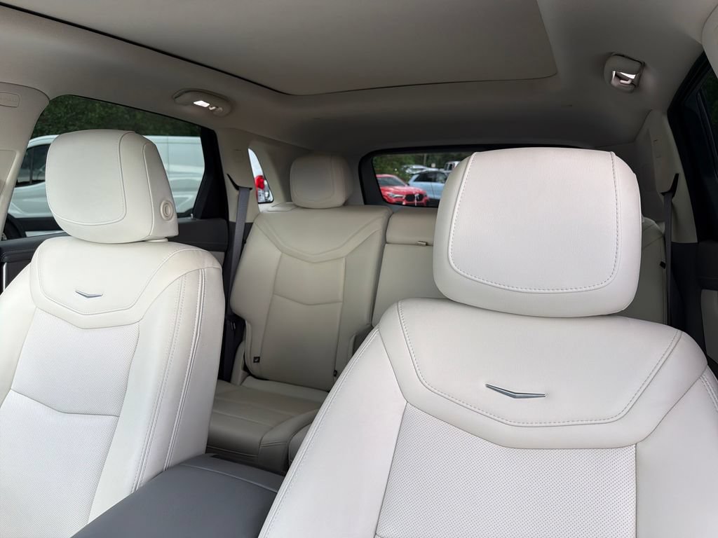 Certified 2023 Cadillac XT5 Premium Luxury AWD/4WD image 2