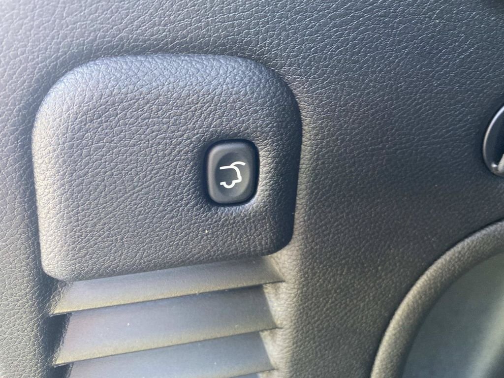 Used 2021 Jeep Grand Cherokee Laredo RWD image 6