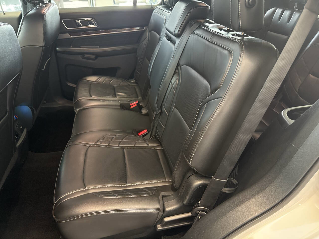 Used 2018 Ford Explorer Platinum AWD/4WD image 33