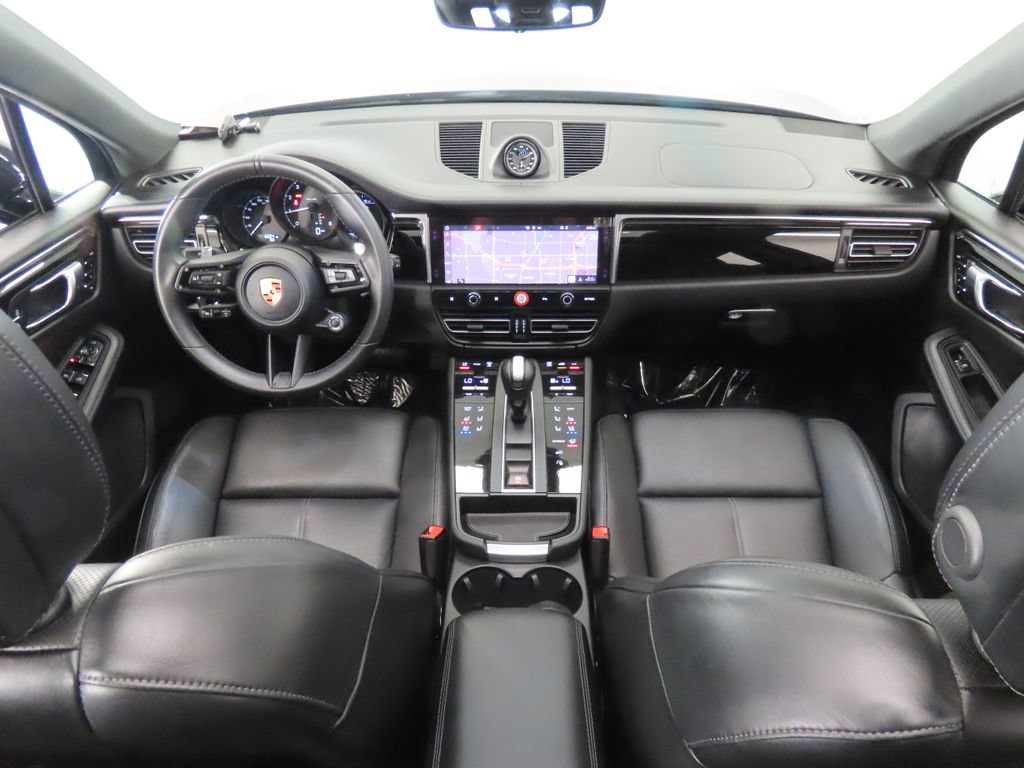 Certified 2026 Porsche Macan AWD/4WD image 14