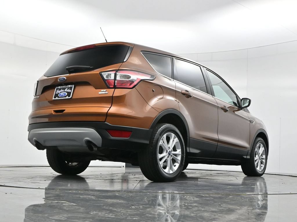 Used 2017 Ford Escape SE AWD/4WD image 46