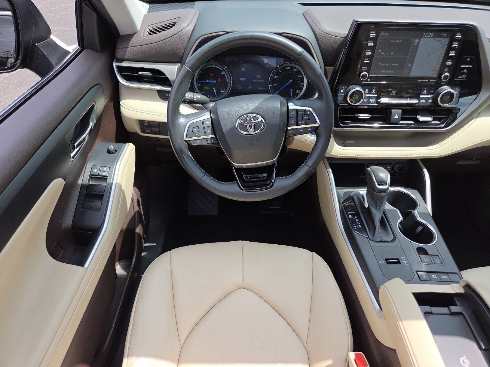 Used 2020 Toyota Highlander XLE AWD/4WD image 30