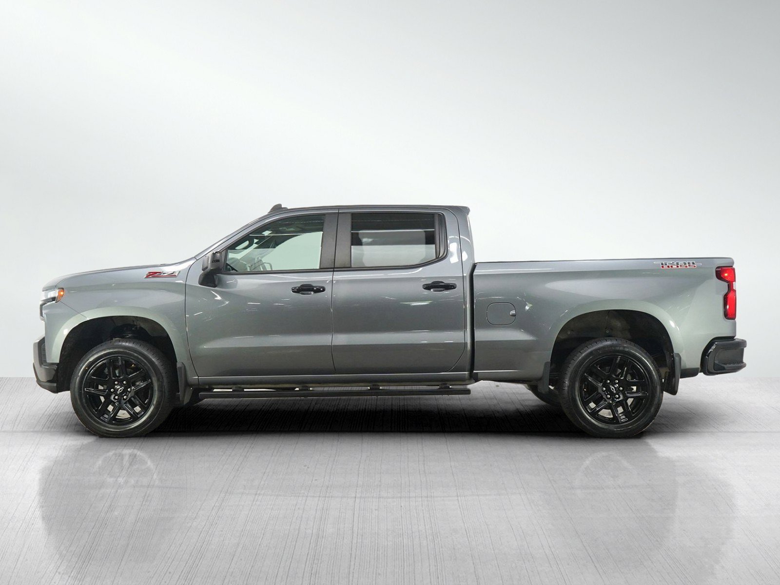 Used 2021 Chevrolet Silverado 1500 LT Trail Boss w/ Convenience Package II AWD/4WD image 2