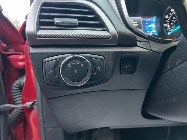 Used 2020 Ford Fusion SE image 22