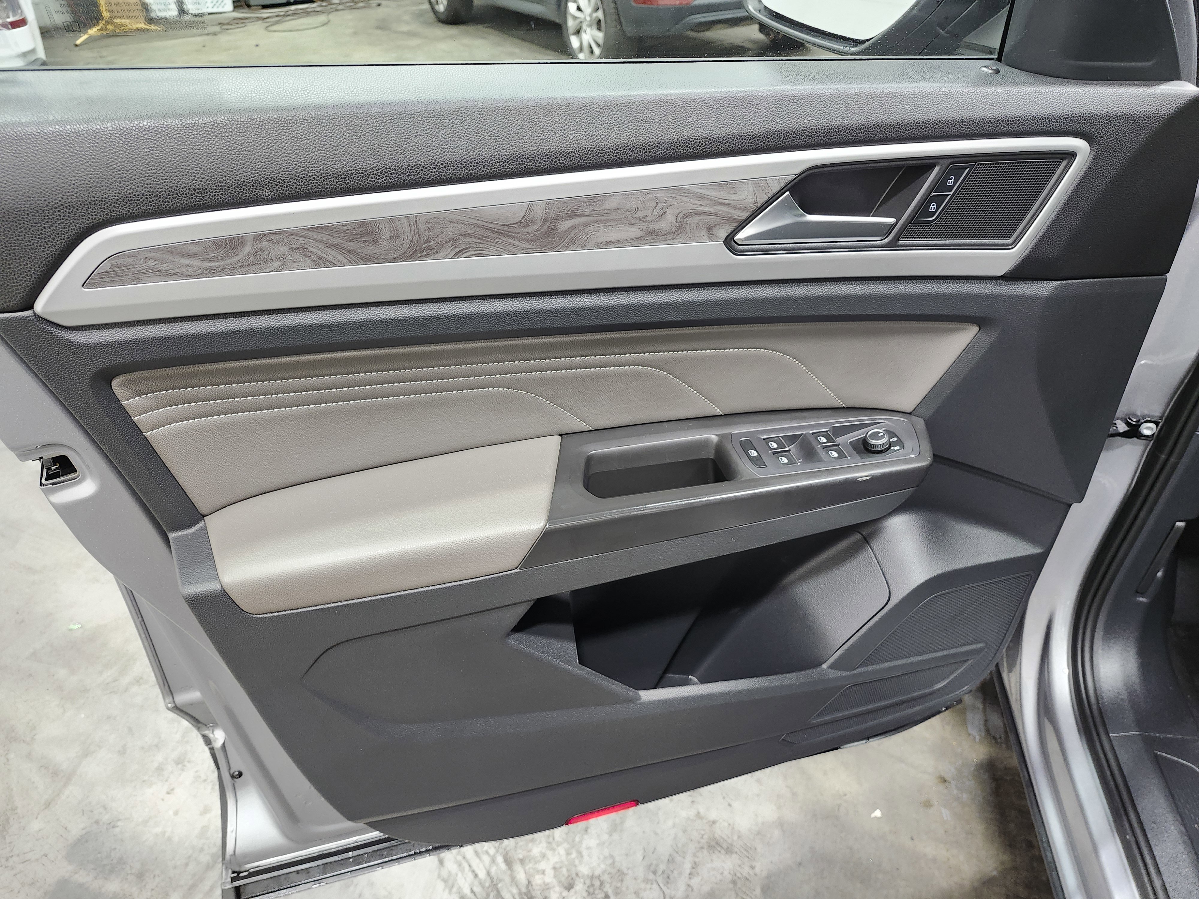 Used 2022 Volkswagen Atlas Cross Sport SE image 27