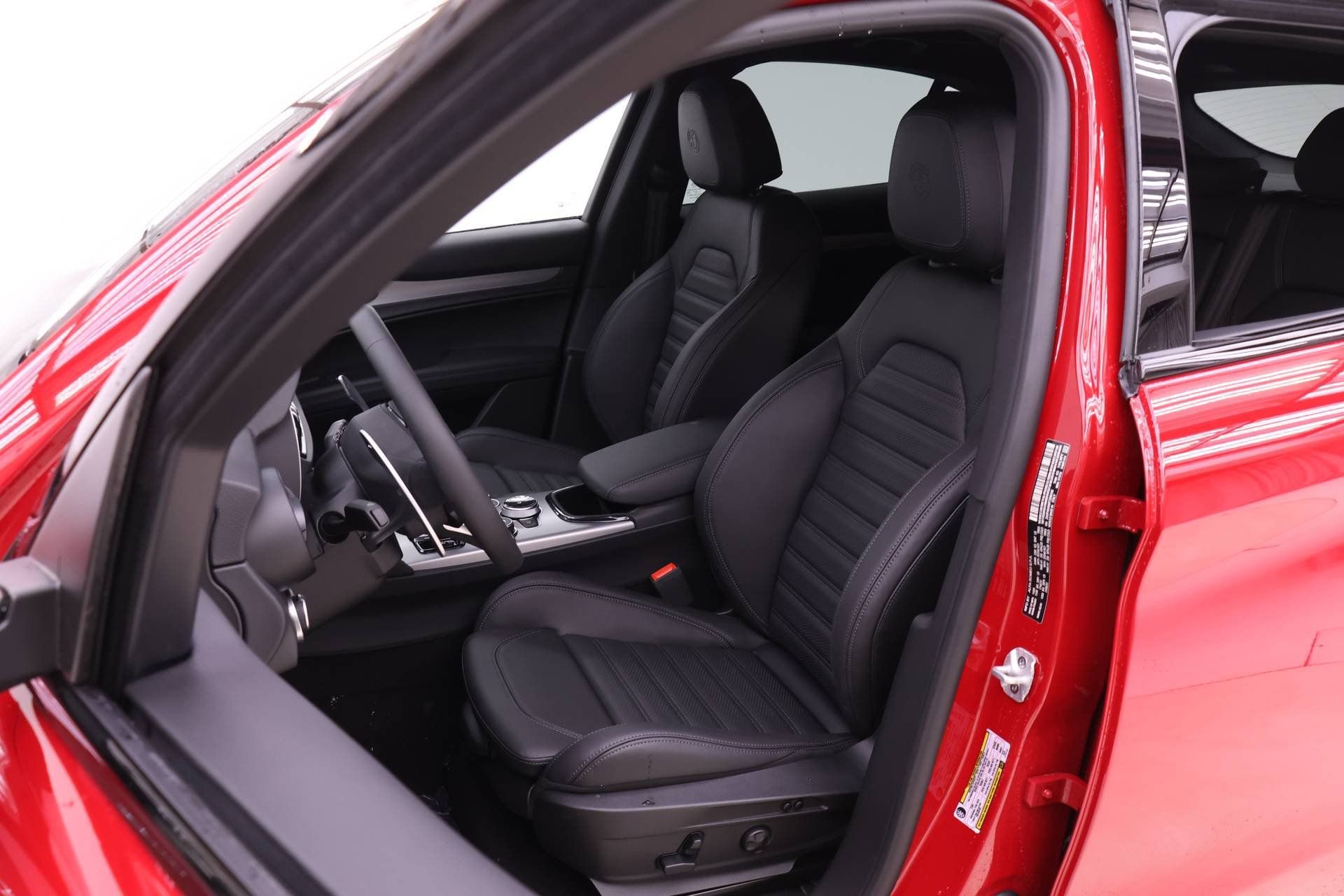 New 2026 Alfa Romeo Stelvio Sprint w/ Convenience Package image 7