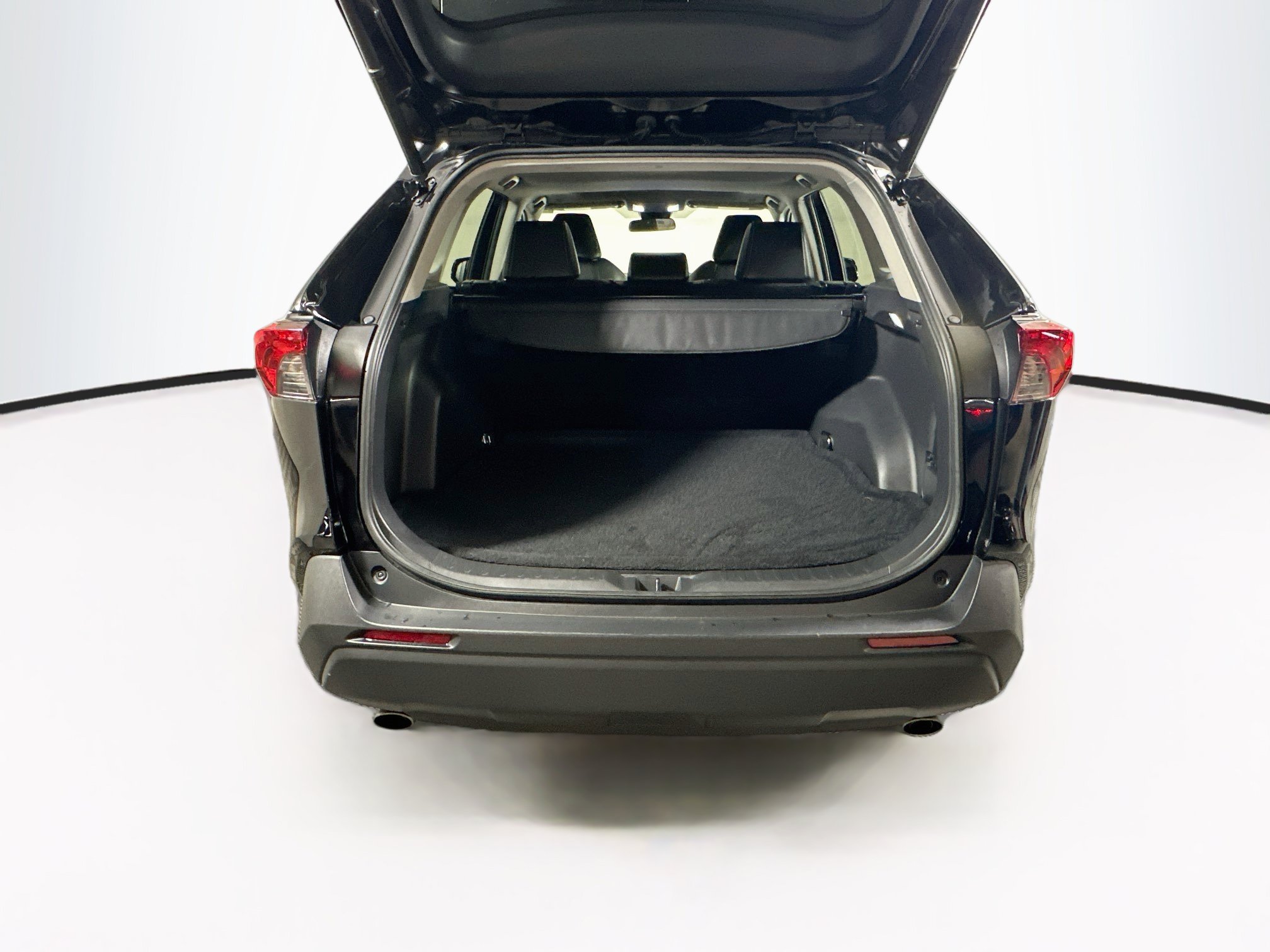 Certified 2023 Toyota RAV4 XLE Premium FWD image 31