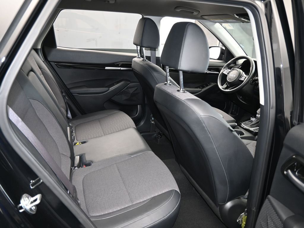 Used 2023 Kia Seltos S image 35