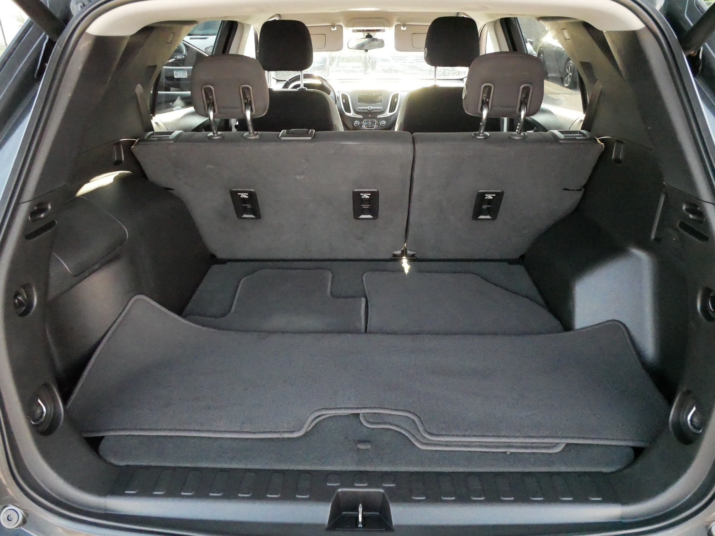 Used 2019 Chevrolet Equinox LT AWD/4WD image 17