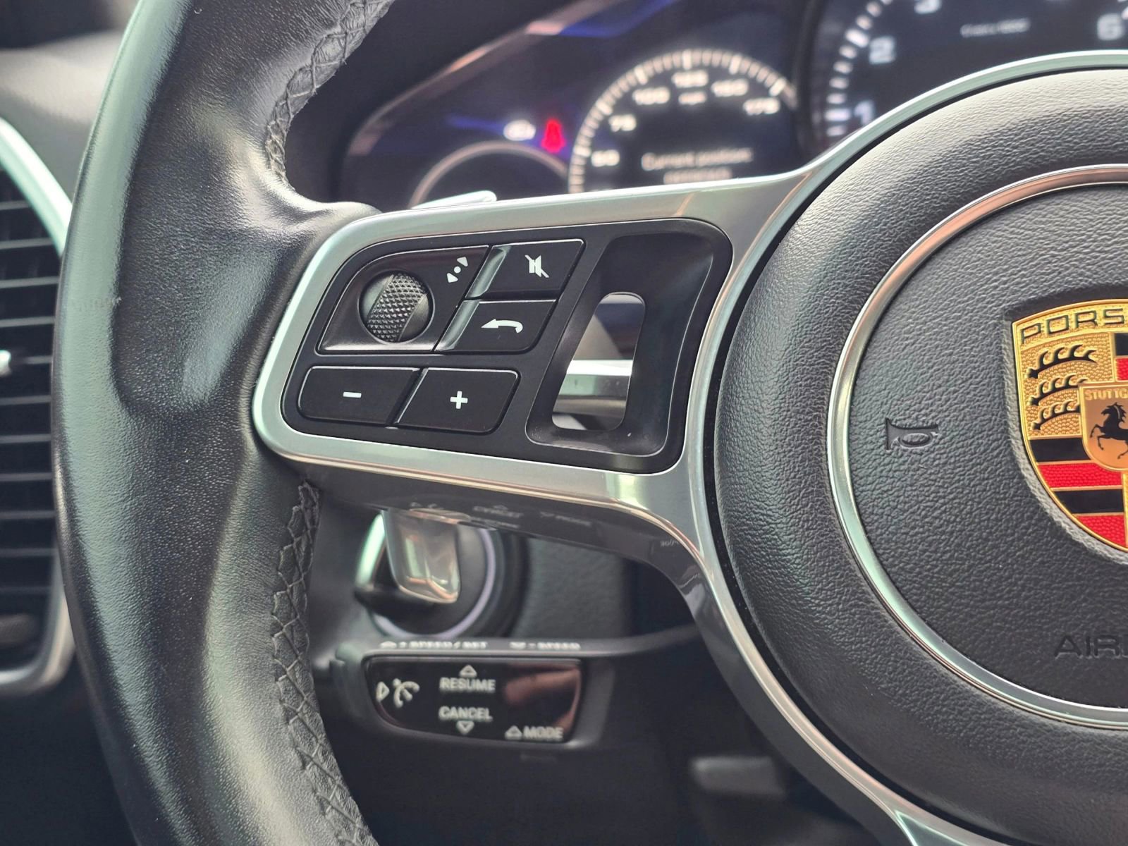 Used 2019 Porsche Cayenne image 24