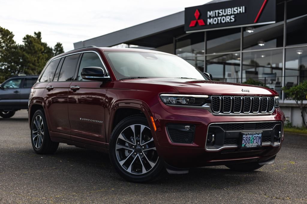 Used 2023 Jeep Grand Cherokee Overland w/ Rear Seat Video Group I AWD/4WD image 1