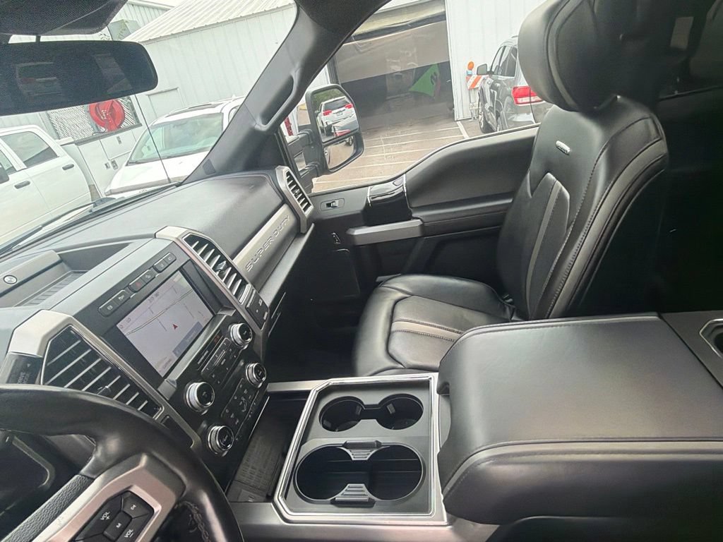 Used 2021 Ford F350 Platinum w/ Tremor Off-Road Package AWD/4WD image 20