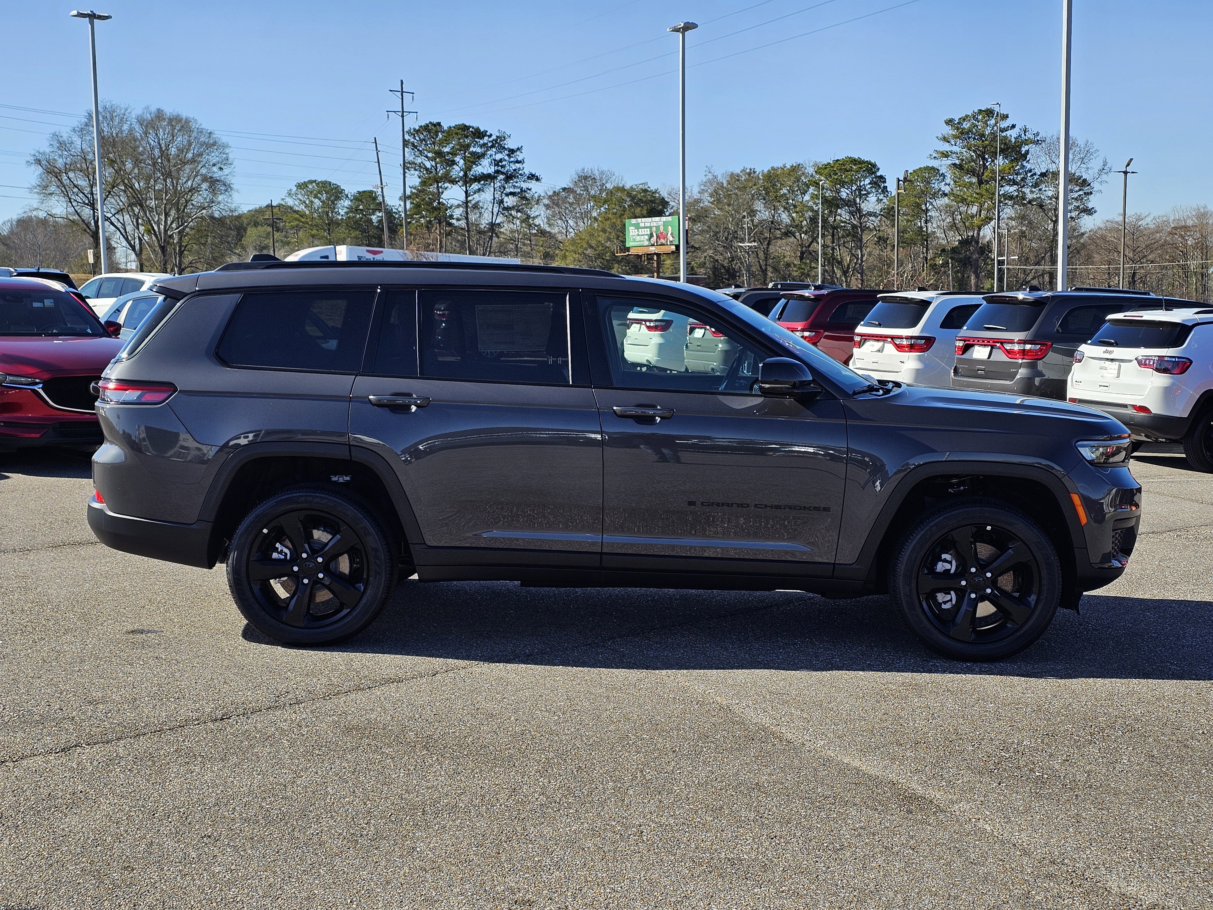 New 2025 Jeep Grand Cherokee L Altitude image 7