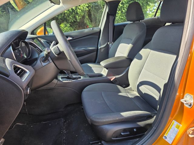Used 2017 Chevrolet Cruze LT w/ Sun And Sound Package FWD image 7