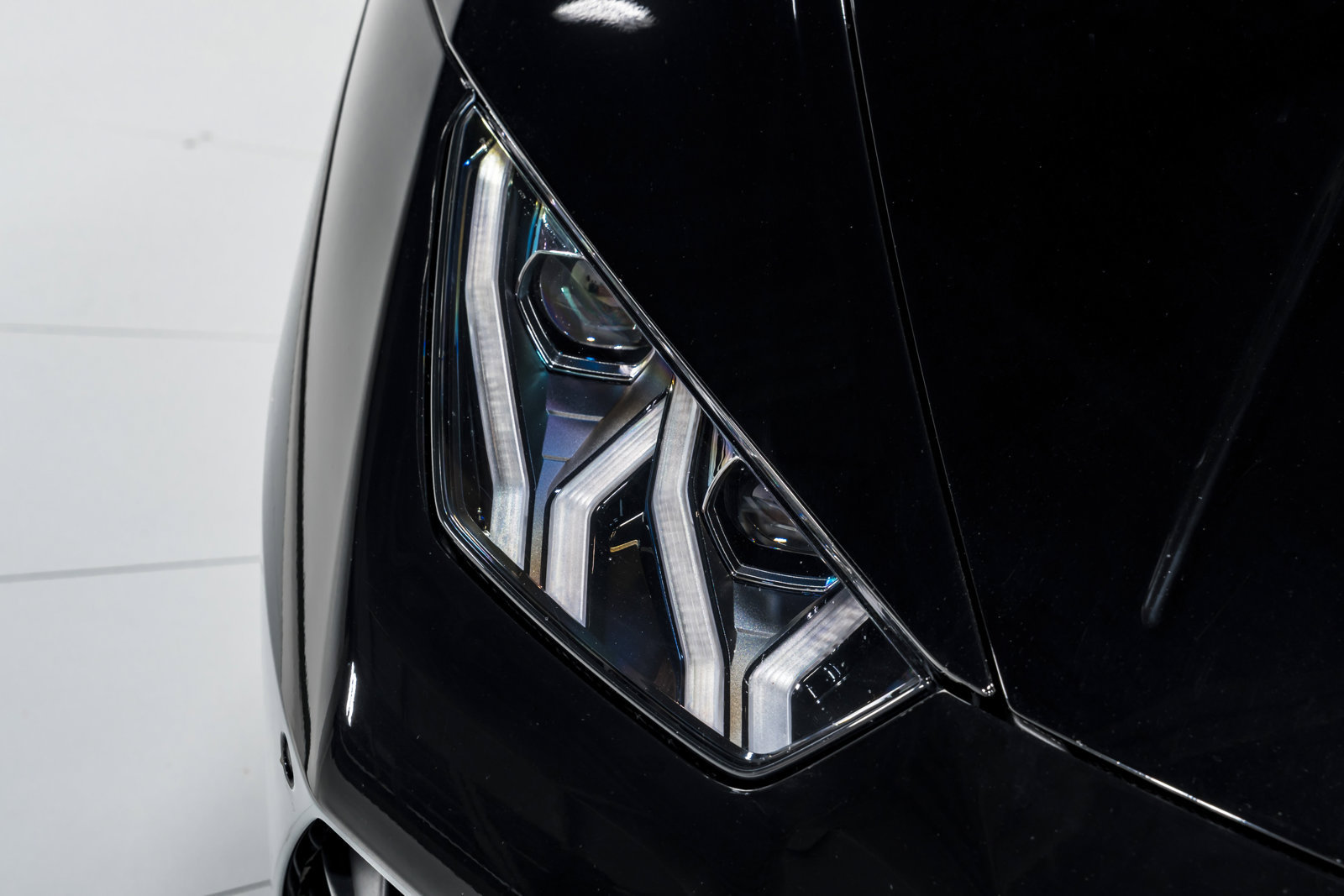 Used 2021 Lamborghini Huracan EVO RWD image 41