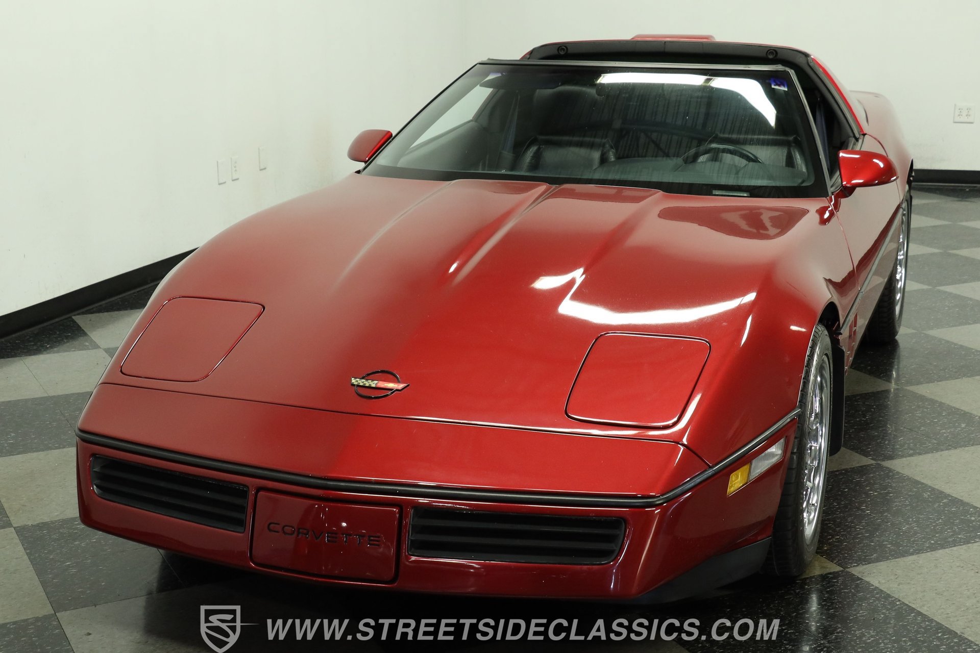 Used 1990 Chevrolet Corvette Coupe RWD image 17