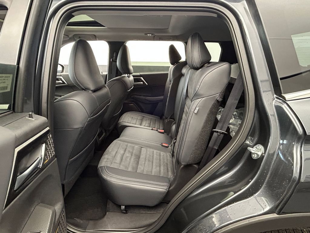 New 2026 Mitsubishi Outlander SE FWD image 35
