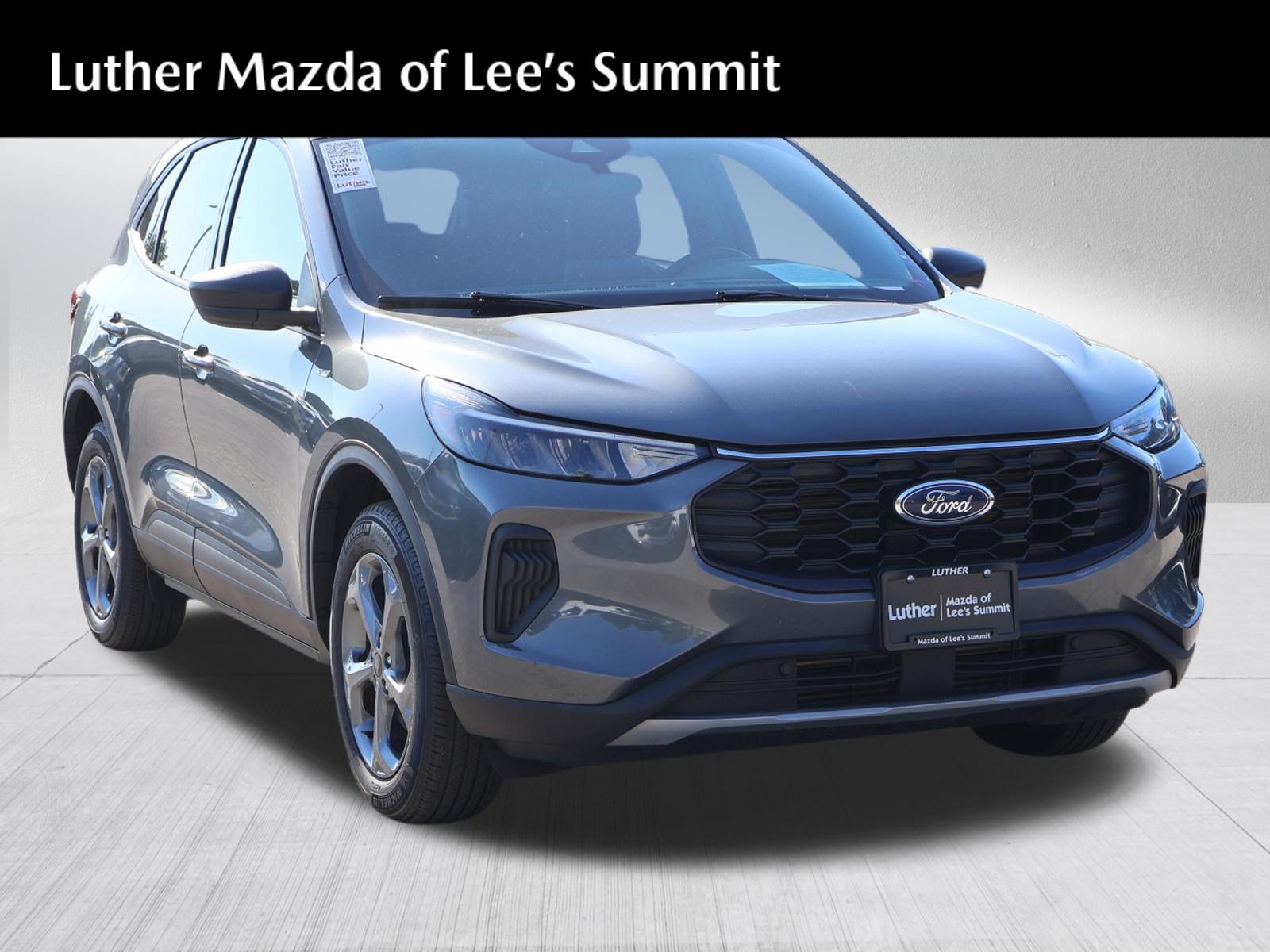 Used 2025 Ford Escape ST-Line AWD/4WD image 1