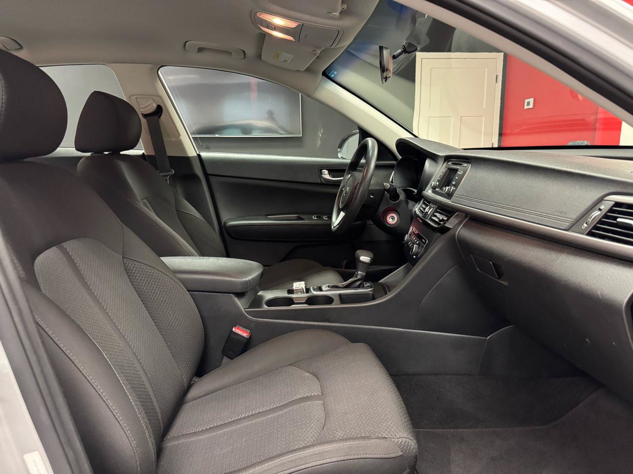 Used 2017 Kia Optima LX FWD image 28