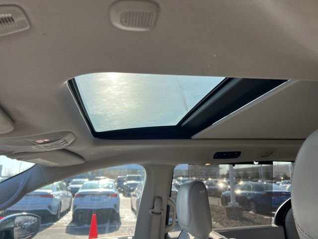 Used 2019 Chrysler Pacifica Limited w/ Tire & Wheel Group image 27