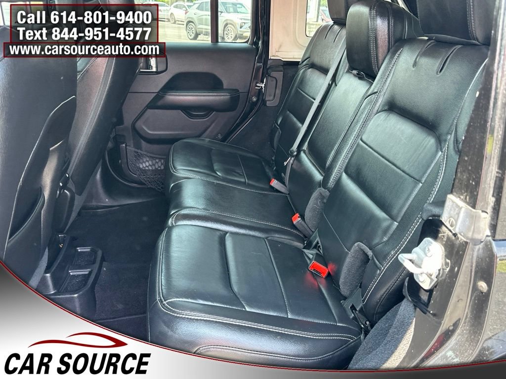 Used 2019 Jeep Wrangler Unlimited Sahara w/ Dual Top Group AWD/4WD image 15