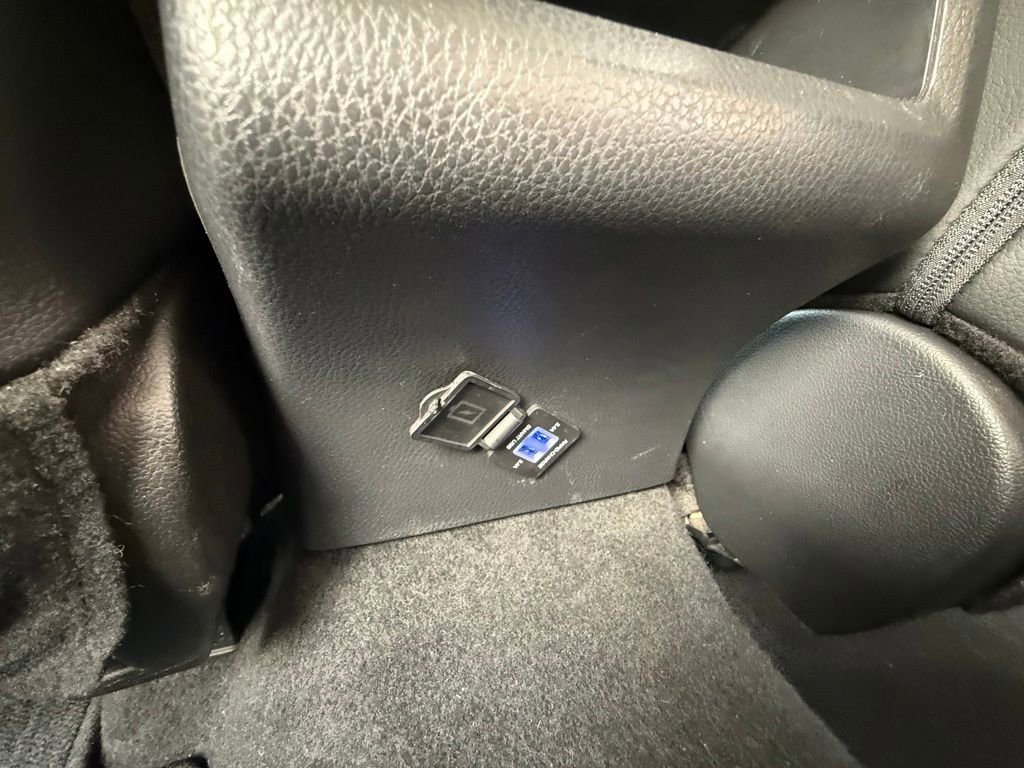 Used 2021 Toyota Camry SE w/ Convenience Package FWD image 14