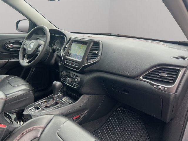 Used 2022 Jeep Cherokee Trailhawk w/ Sun, Sound & Nav Group AWD/4WD image 29