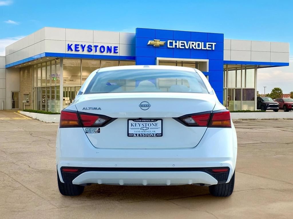 Used 2025 Nissan Altima 2.5 SV FWD image 6