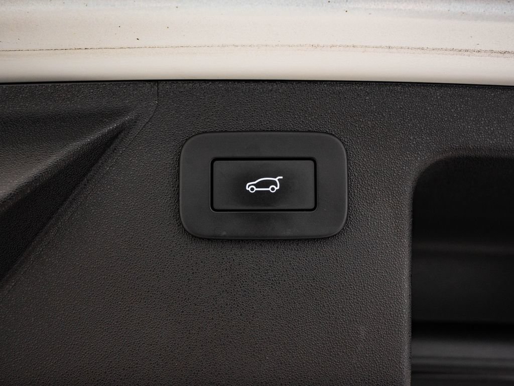 Used 2023 Land Rover Discovery Sport SE R-Dynamic AWD/4WD image 22