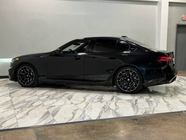 Used 2025 BMW M5 w/ Executive Package image 10