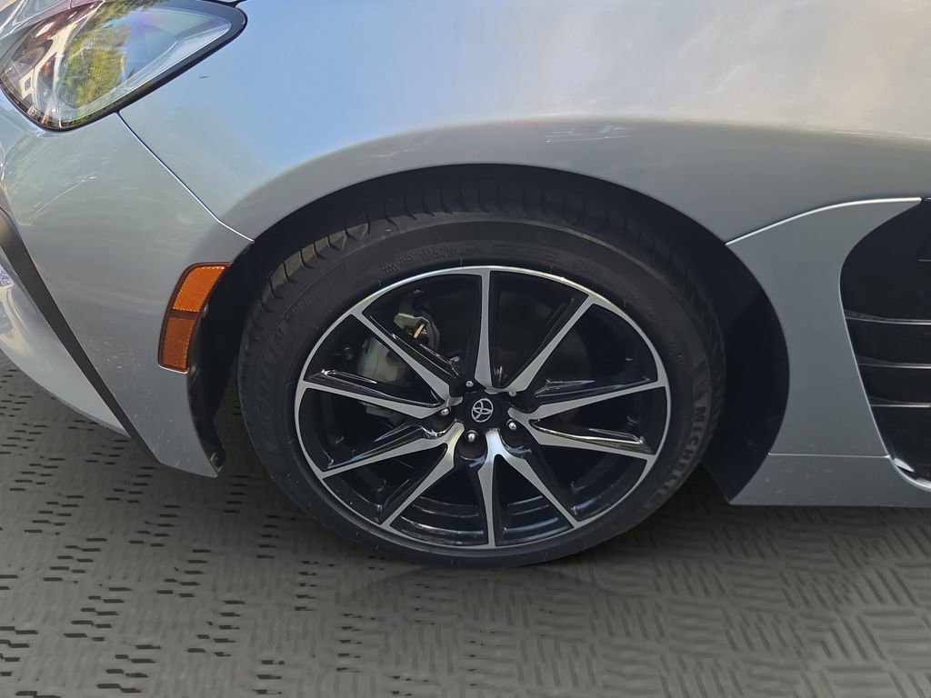 Used 2024 Toyota GR86 RWD image 18