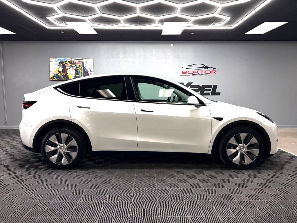 Used 2023 Tesla Model Y Long Range AWD/4WD image 17