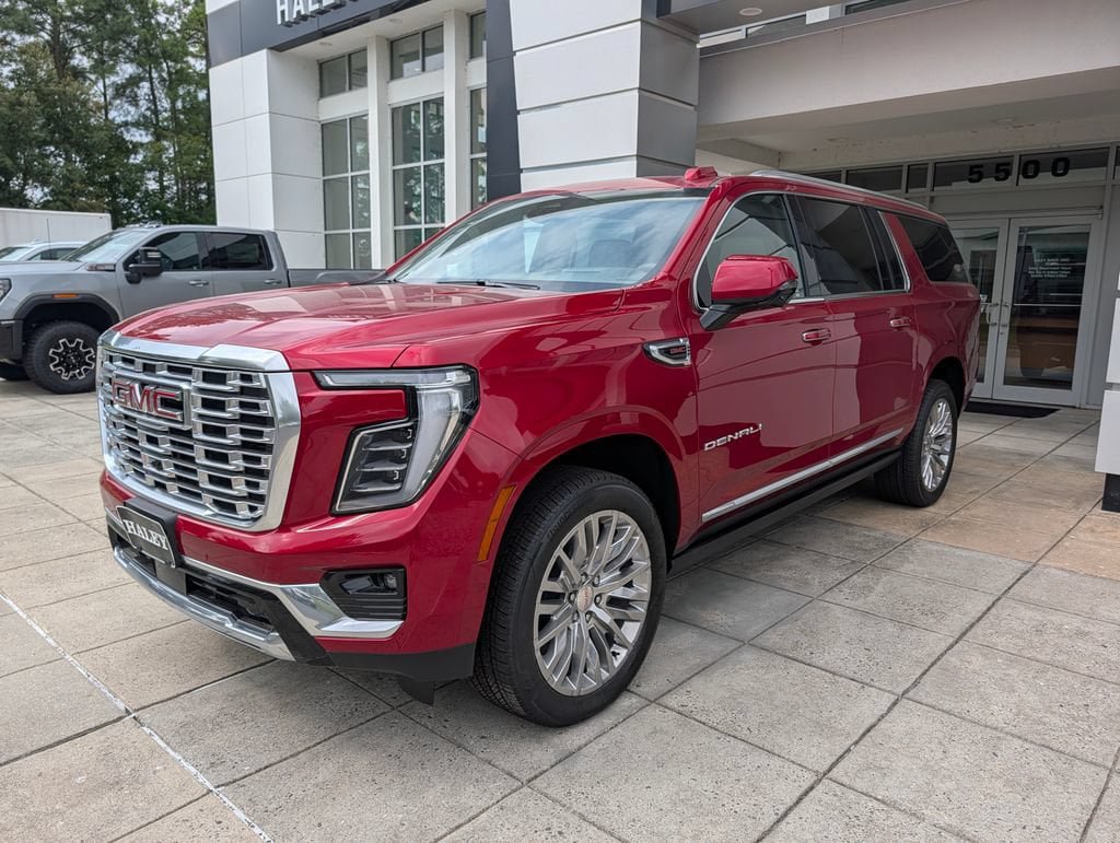 New 2026 GMC Yukon XL Denali w/ Sun & Power Step Package