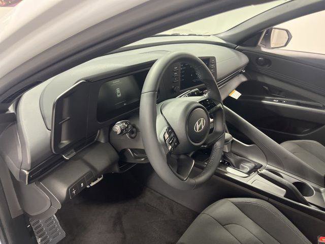 New 2026 Hyundai Elantra Sport image 9