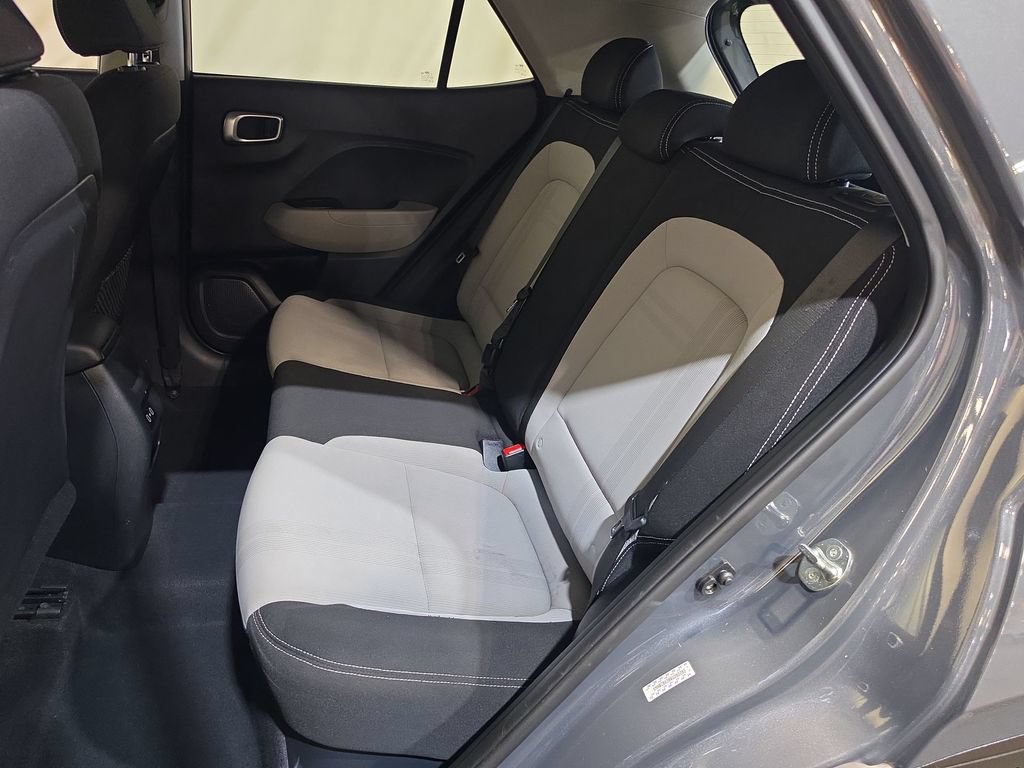 Used 2024 Hyundai Venue SEL FWD image 24