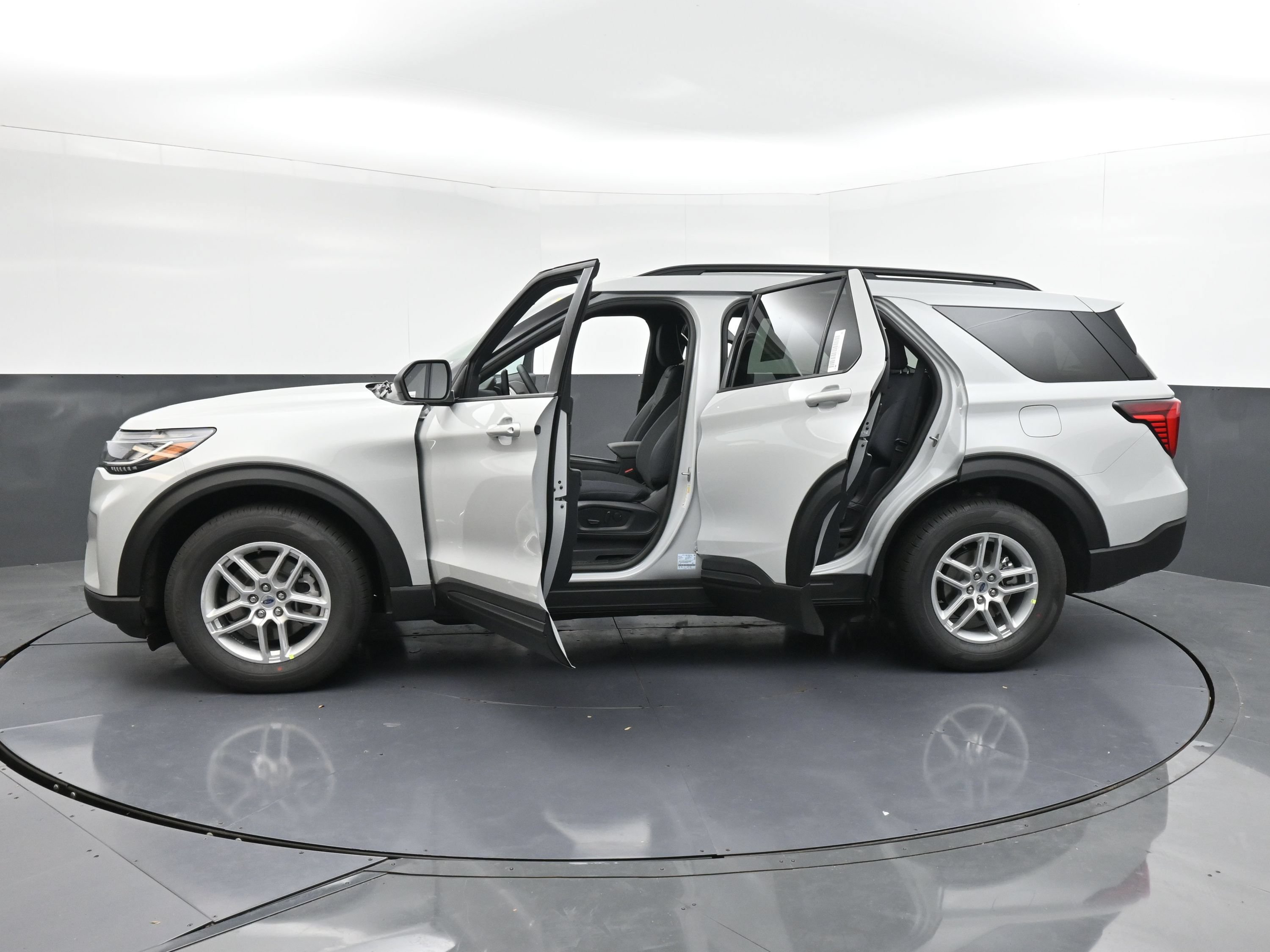 New 2027 Ford Explorer Active RWD image 27