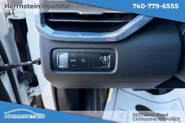 Used 2024 GMC Acadia Elevation image 16