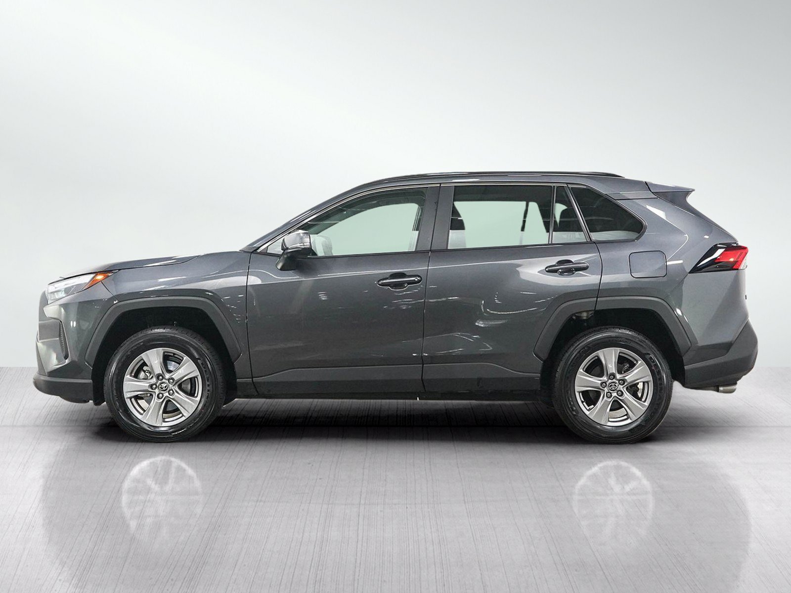 Used 2025 Toyota RAV4 XLE w/ Convenience Package AWD/4WD image 2