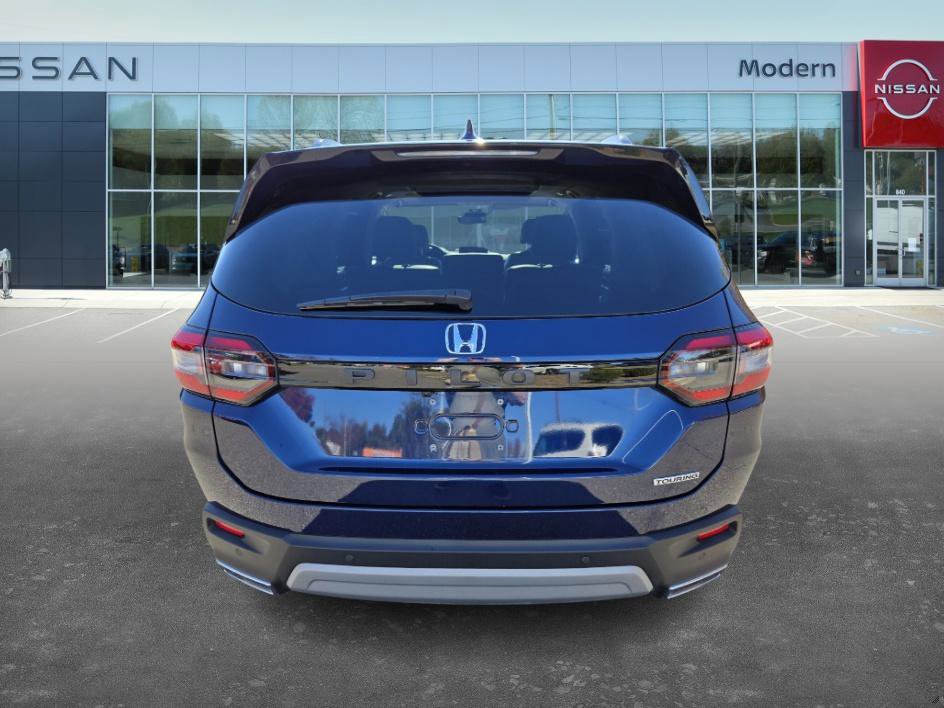 Used 2025 Honda Pilot Touring image 6
