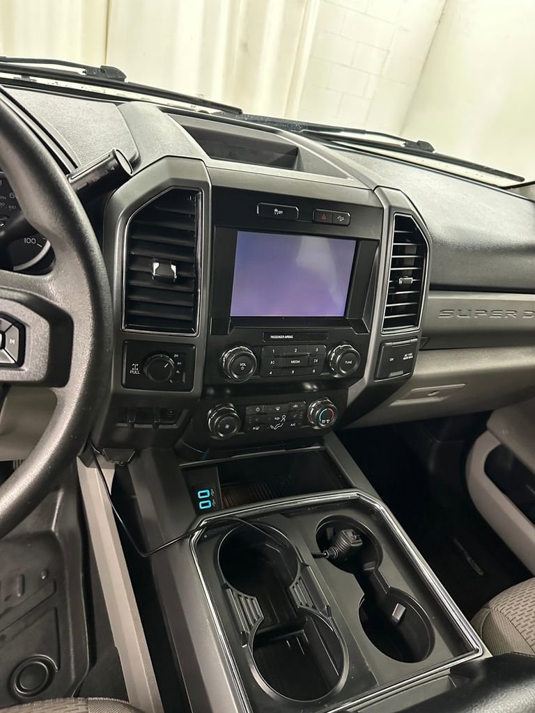 Used 2019 Ford F250 XLT w/ XLT Premium Package image 19