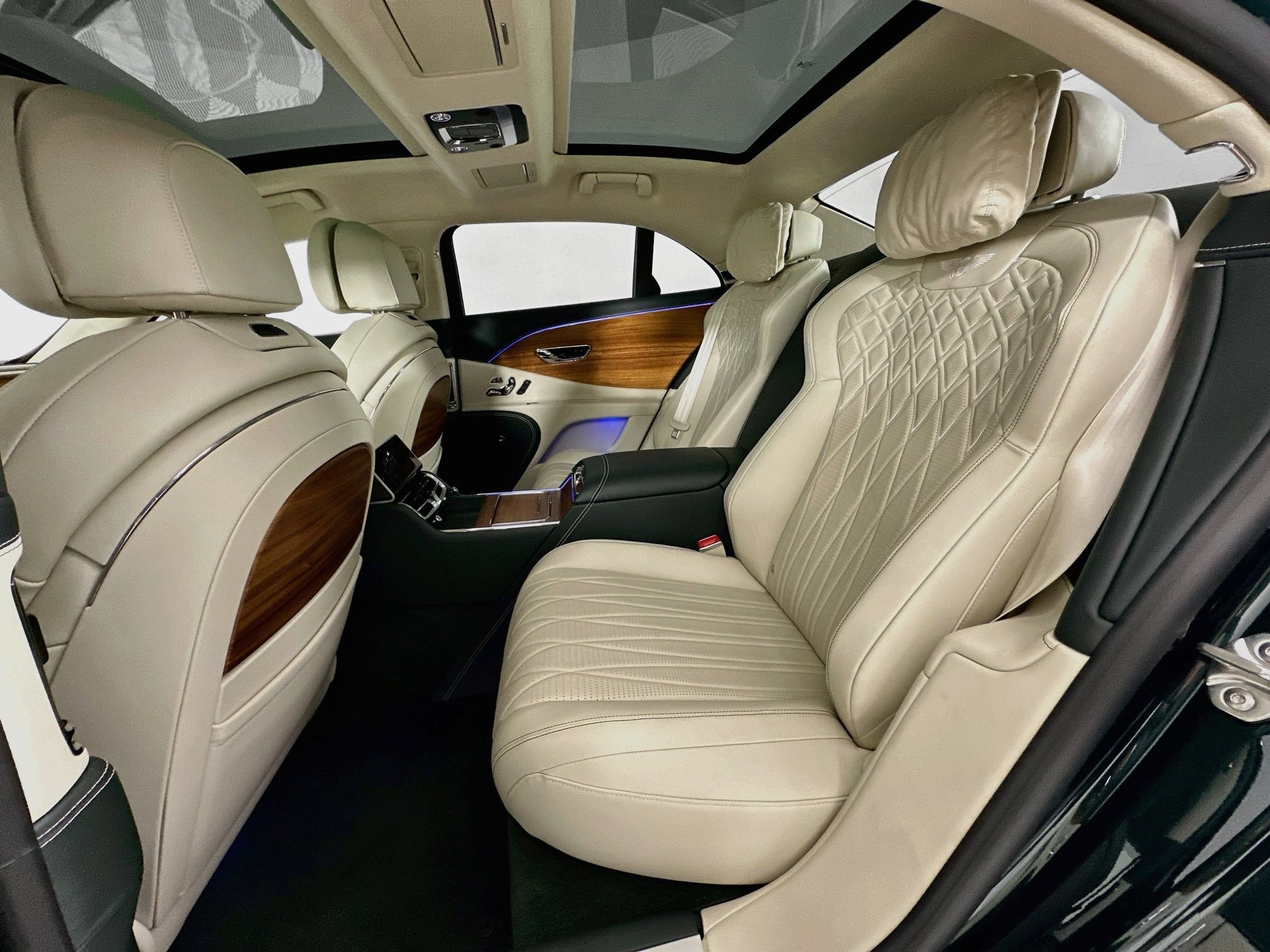 Certified 2024 Bentley Flying Spur Azure AWD/4WD image 24