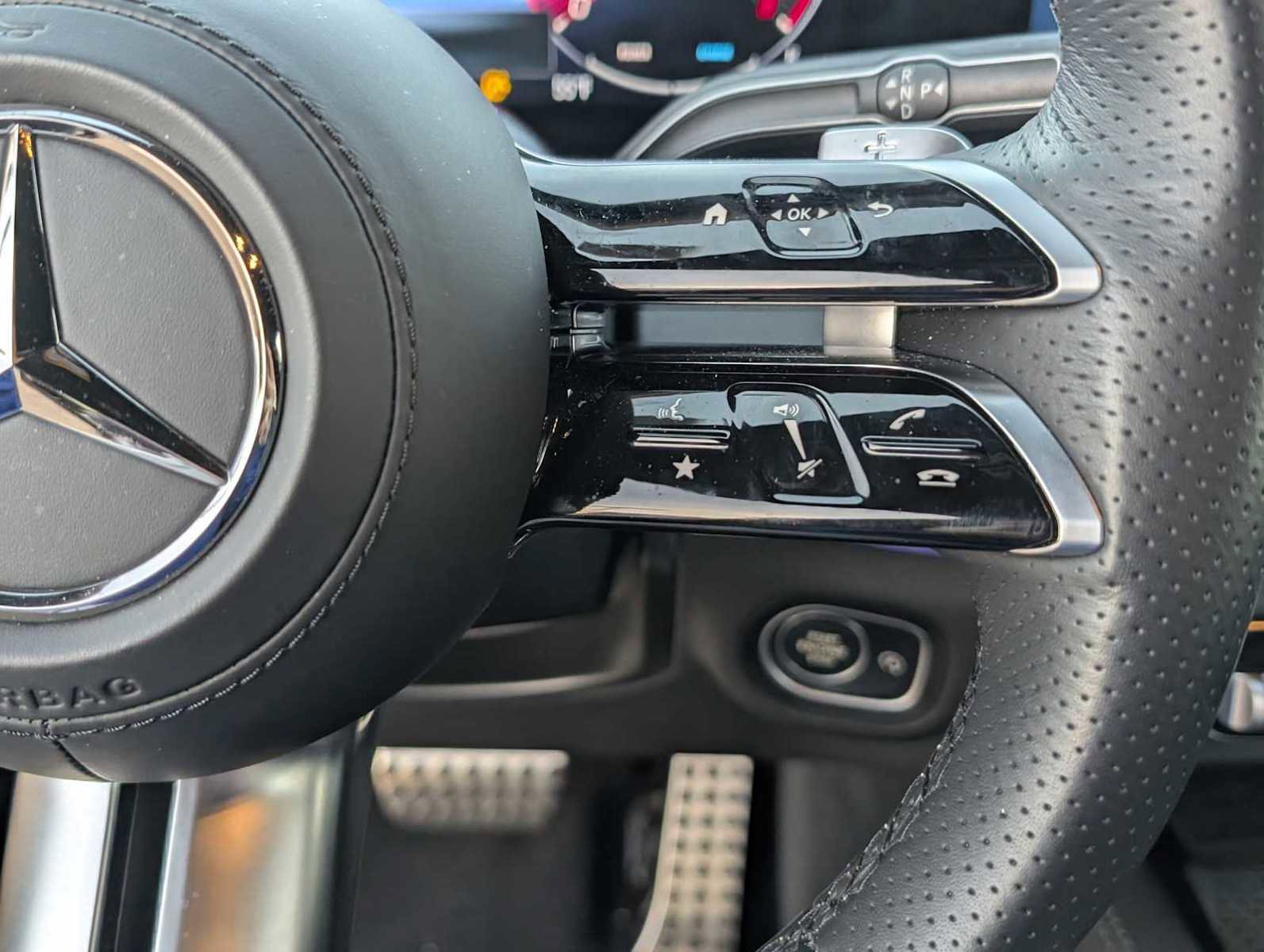 Used 2025 Mercedes-Benz GLS 450 4MATIC image 12