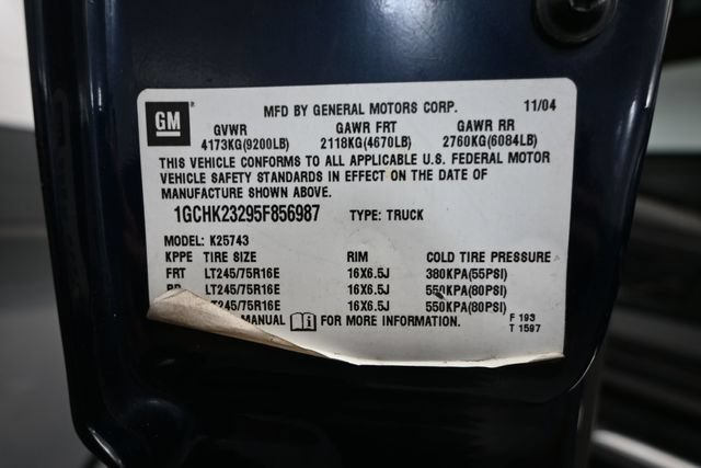 Used 2005 Chevrolet Silverado 2500 LS w/ Heavy-Duty Power Package AWD/4WD image 40