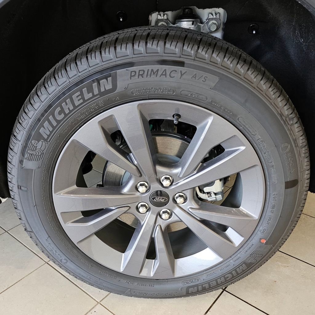 New 2025 Ford Explorer Active w/ Active Comfort Package image 8