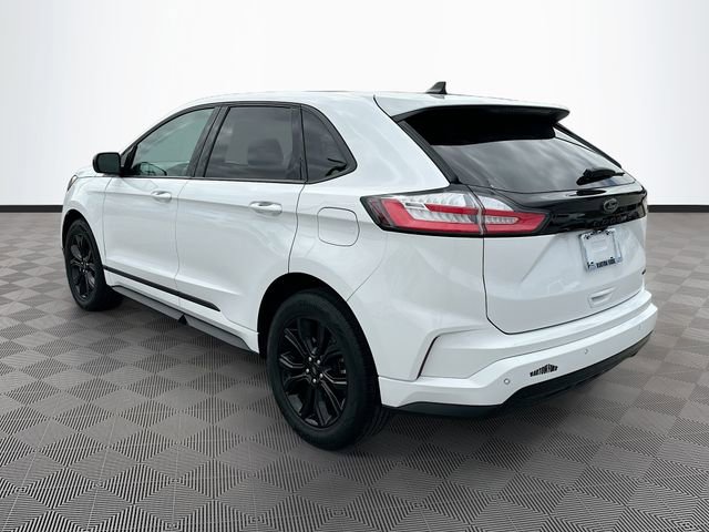 Used 2024 Ford Edge SE w/ Black Appearance Package image 8