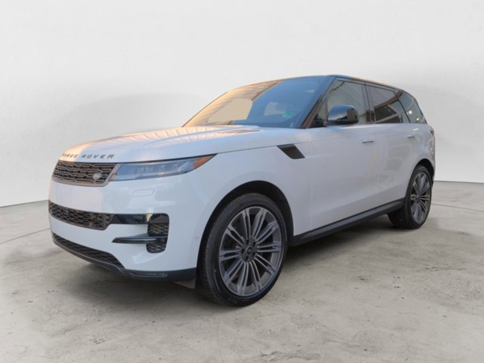 New 2025 Land Rover Range Rover Sport SE