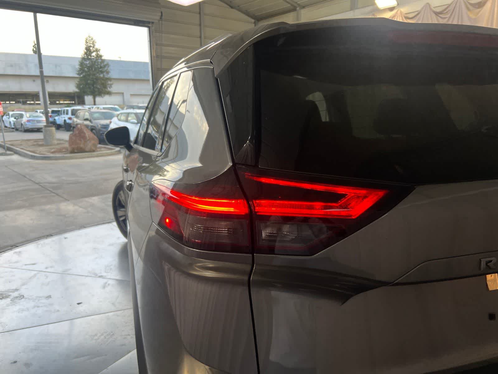 Used 2026 Nissan Rogue SL AWD/4WD image 10