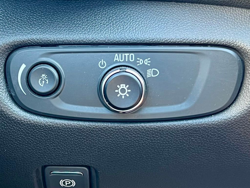 Used 2025 Chevrolet Blazer LT image 26